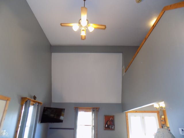 room details featuring ceiling fan