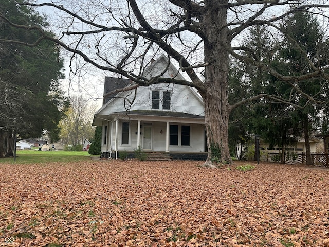 view of front of property featuring covered porch