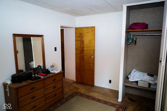 bedroom featuring a closet