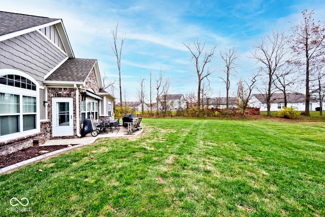 view of yard featuring a patio area