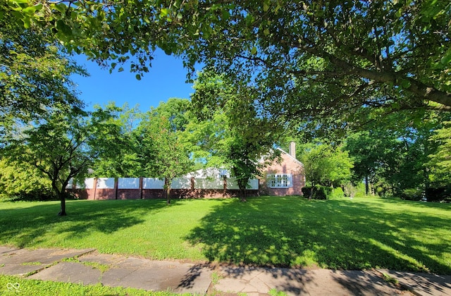 705 W 6th St, Seymour, IN 47274 - view of yard