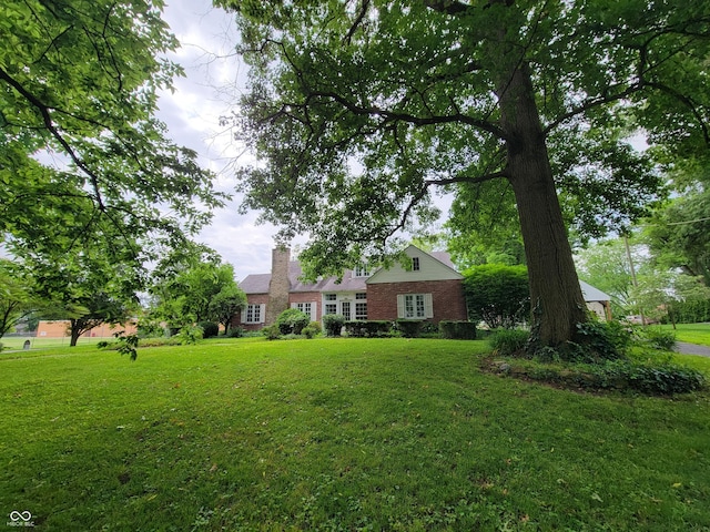 705 W 6th St, Seymour, IN 47274 - view of green lawn