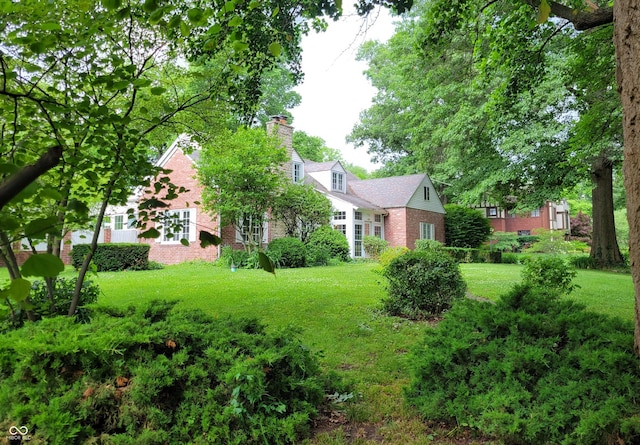 705 W 6th St, Seymour, IN 47274 - view of green lawn