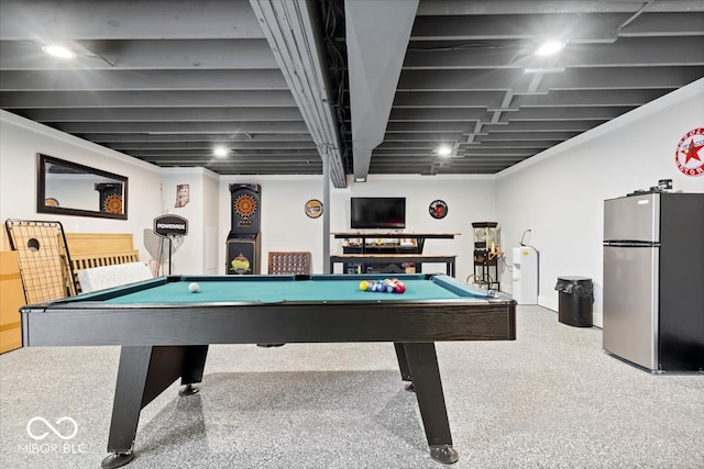 playroom featuring billiards