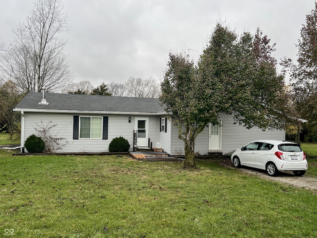 3149 E 900 S, Flat Rock, IN 47234 - ranch-style house with a front lawn