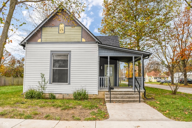 view of front of property with a front yard