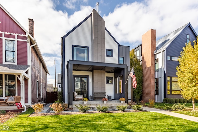 view of front facade with a front yard