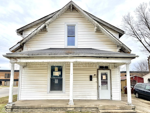 view of front of house featuring a porch