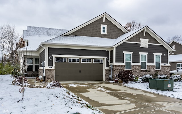 craftsman house featuring a garage