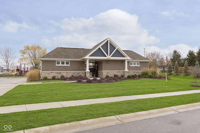 craftsman house with a front yard