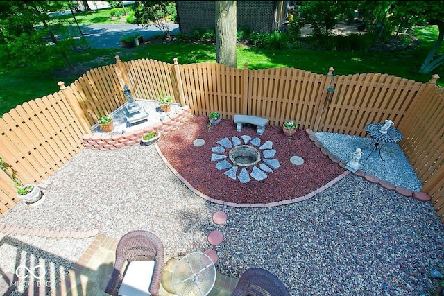 view of yard featuring a patio