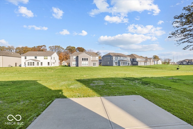 view of yard with a patio