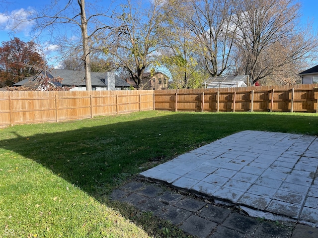 view of yard with a patio area