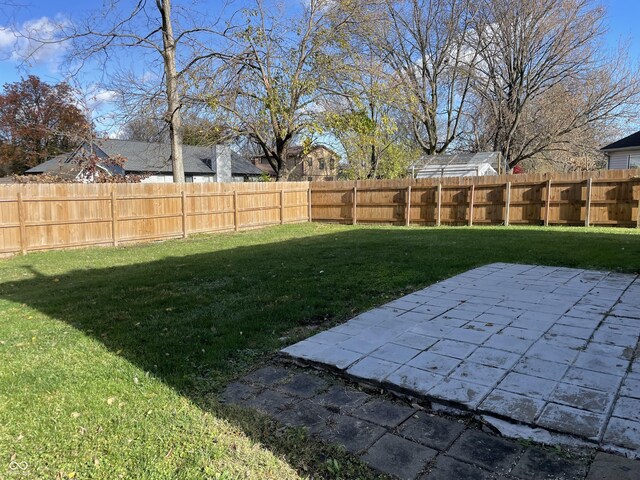 7530 Redcliff Rd, Indianapolis, IN 46256 - view of yard with a patio