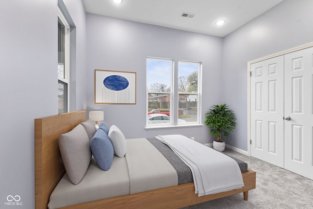 bedroom featuring carpet flooring