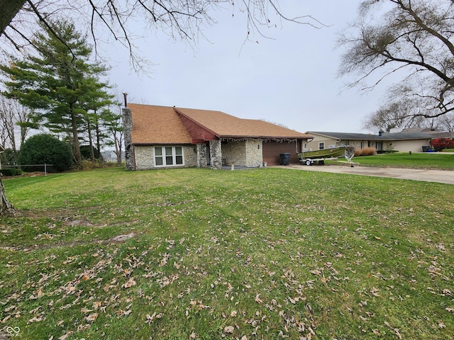 ranch-style house featuring a front lawn