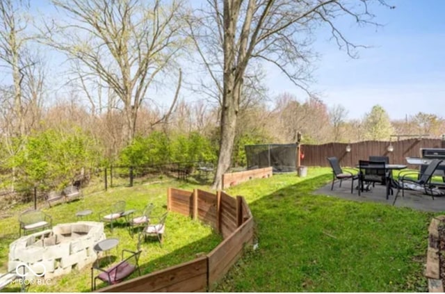 view of yard with a patio area