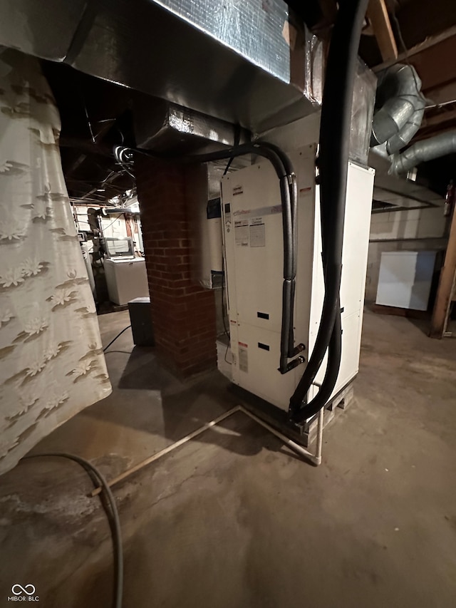 utility room with washer / dryer