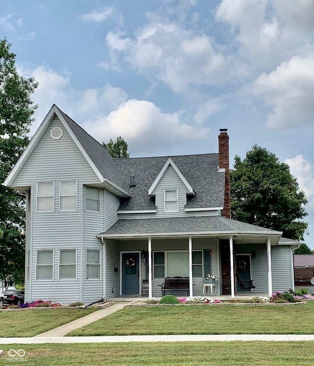 view of front of house featuring a front yard