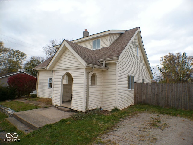 view of front of property