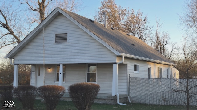 view of front of home featuring covered porch