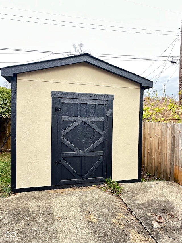 view of outbuilding