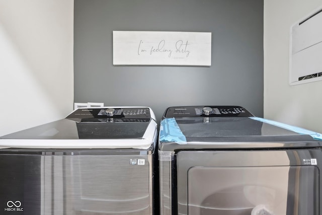560 Jefferson Ave, Indianapolis, IN 46201 - washroom featuring washing machine and dryer