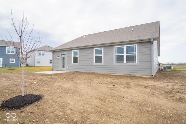 5607 Tart Blvd, Indianapolis, IN 46239 - back of property with a patio area