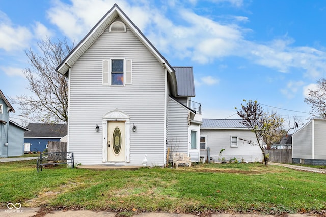 view of front of house with a front yard