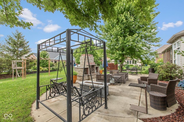 10346 Strongbow Rd, Fishers, IN 46040 - view of patio with outdoor dining space