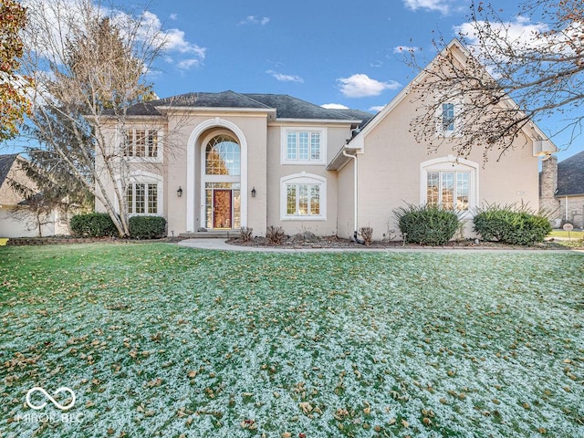 view of front of house with a front yard