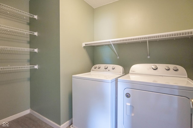 14446 Chapelwood Ln, Fishers, IN 46037 - laundry area with baseboards, laundry area, and independent washer and dryer