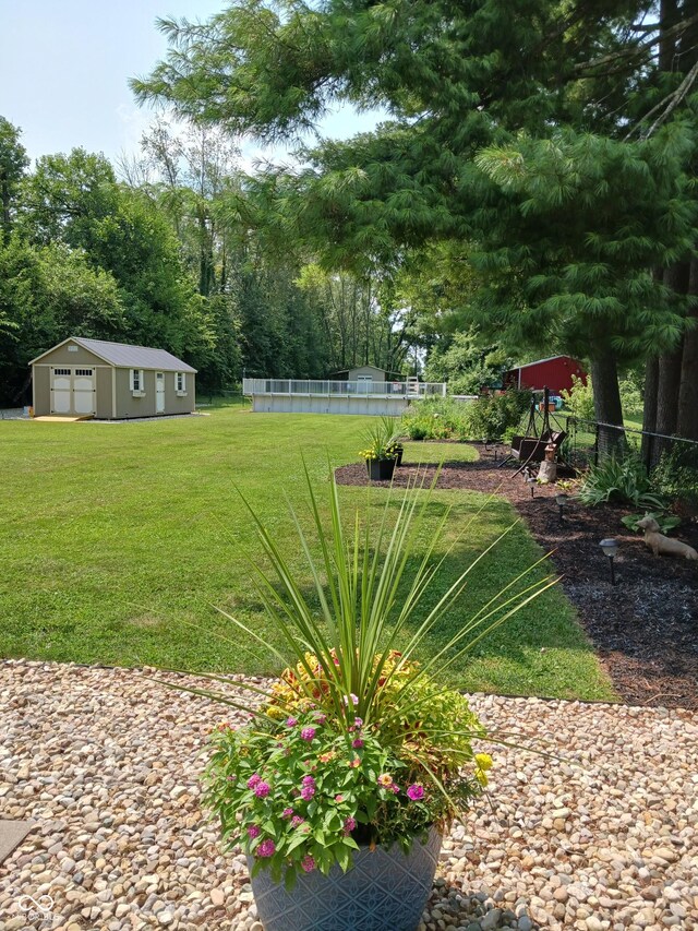 view of yard with a shed