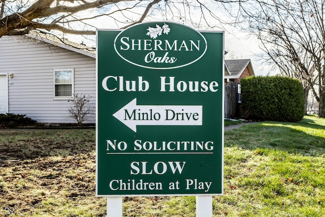 8016 Minlo Dr, Indianapolis, IN 46227 - exterior view