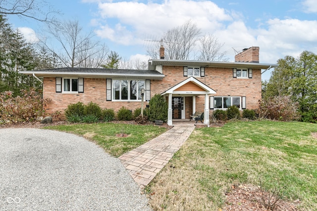 view of front facade with a front yard