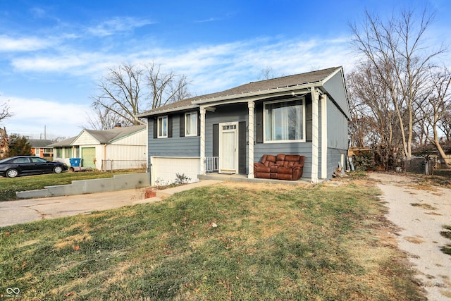 view of front of house with a front lawn