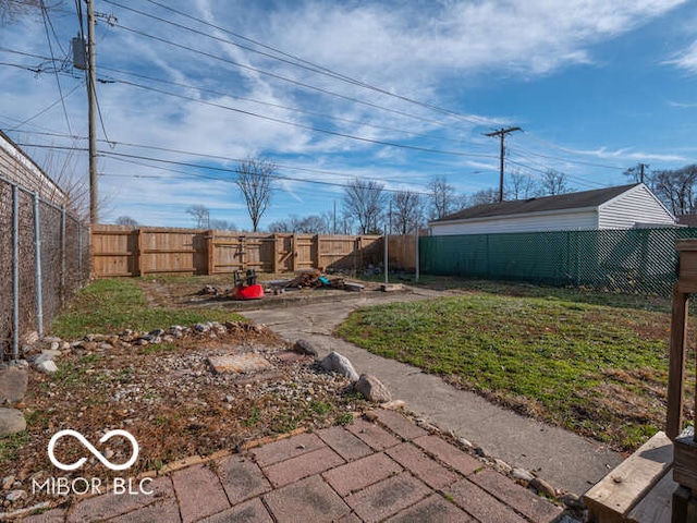 view of yard with a patio area