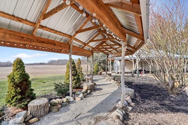 view of yard featuring a rural view