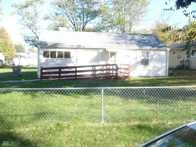 view of front of house with a front yard