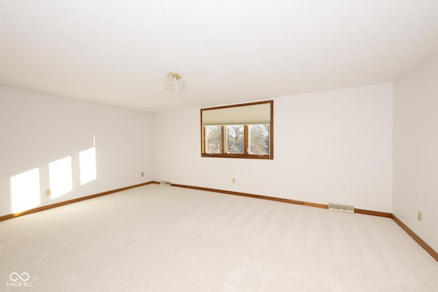 unfurnished room with carpet