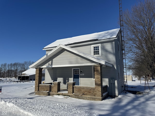 view of front facade with covered porch