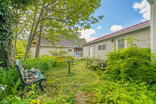 100 N Jefferson St, Nashville, IN 47448 - view of yard