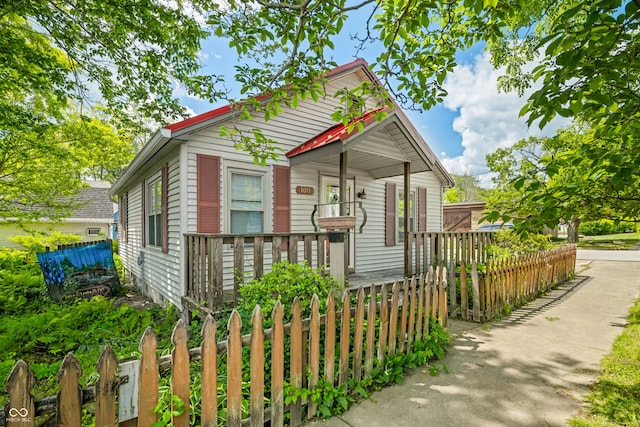100 N Jefferson St, Nashville, IN 47448 - view of shotgun-style home