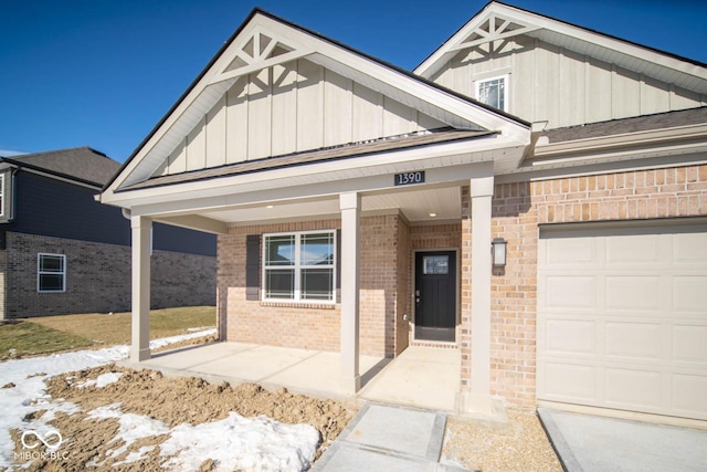 craftsman-style home with a porch