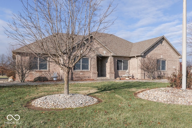 view of front of house featuring a front yard