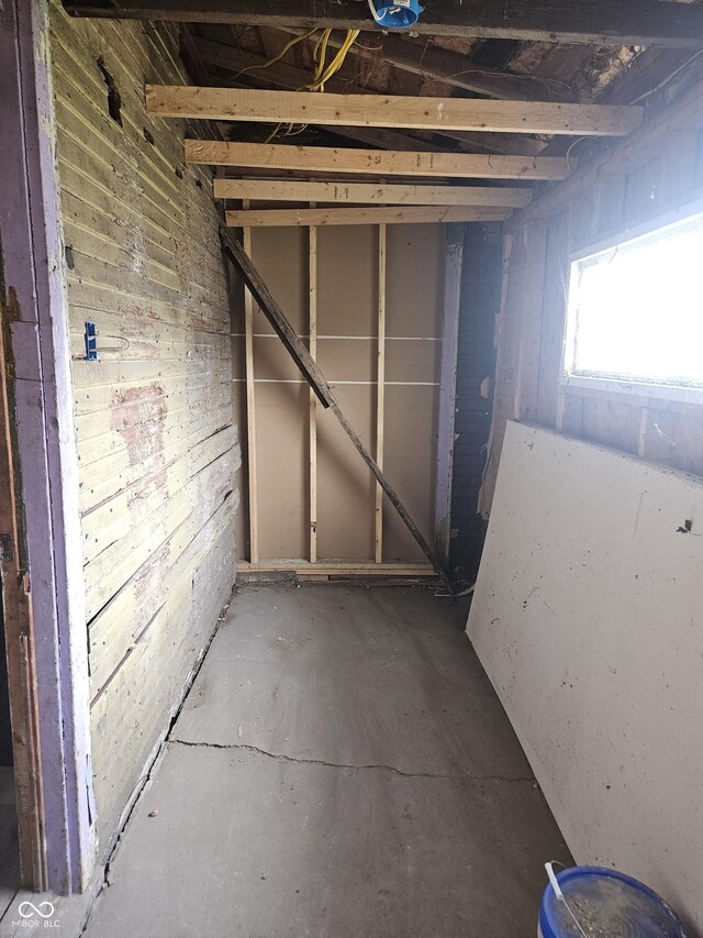 1207 W 35th St, Indianapolis, IN 46208 - view of below grade area