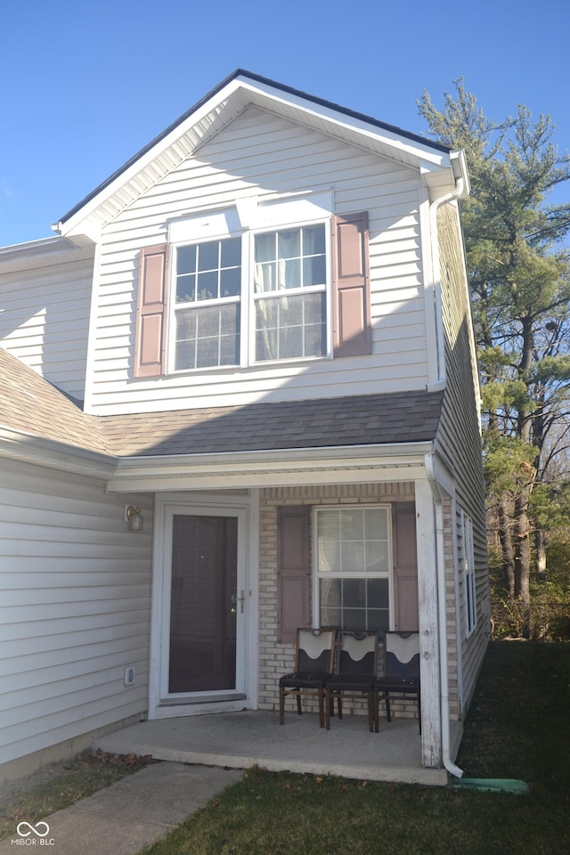 view of front of home featuring a patio