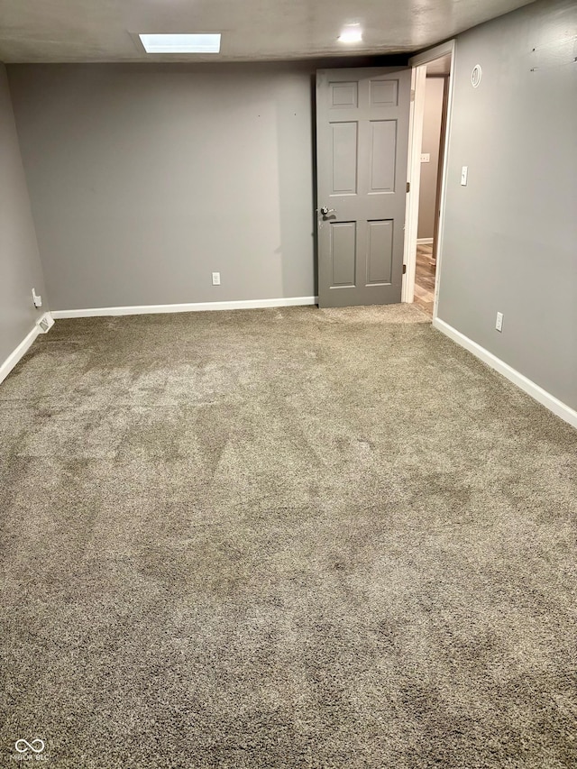 spare room with carpet flooring