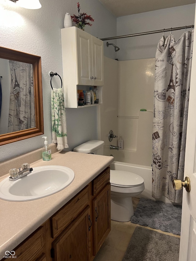 full bathroom featuring vanity, toilet, and shower / bath combo with shower curtain