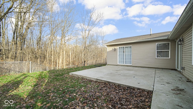 view of yard featuring a patio